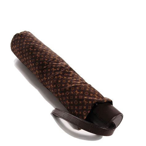 louis vuitton umbrella monogram.